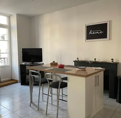 Dol De Bretagne : Appartement En Plein Centre