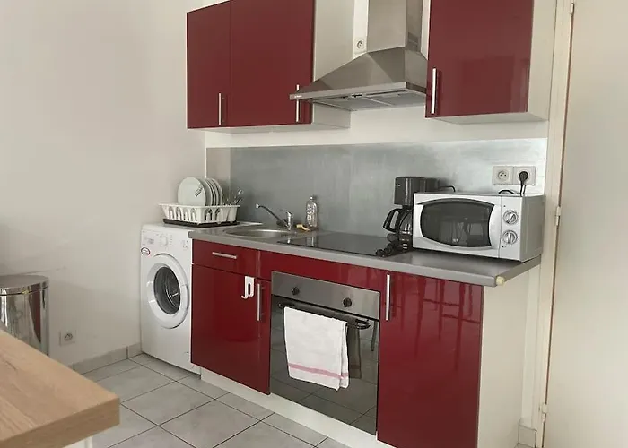 Dol De Bretagne : Appartement En Plein Centre