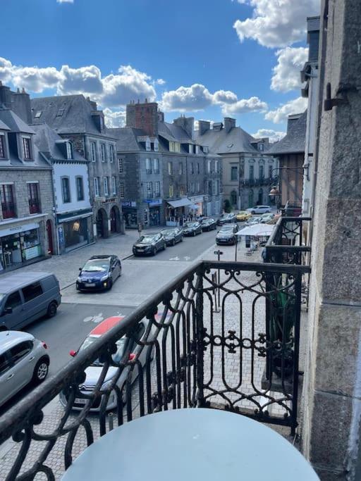 Dol De Bretagne : En Plein Centre *